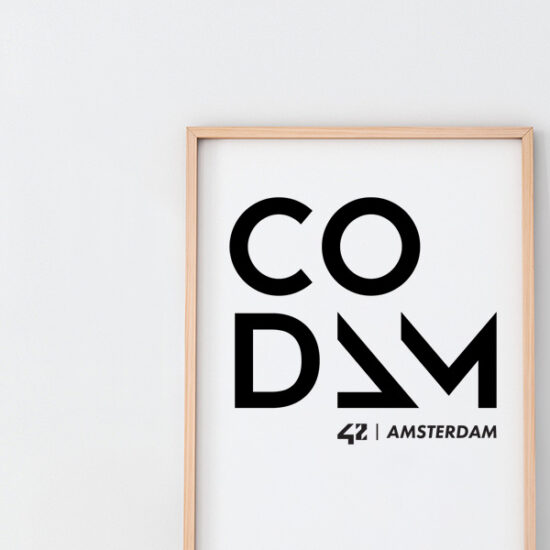 het logo van Codam in een lijst